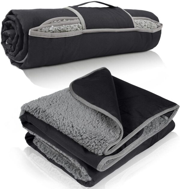 Tirrinia Waterproof Outdoor Blanket with Sherpa Lining, Wind...
