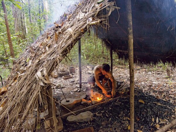 Primitive Technology: A Survivalist's Guide to Building Tool...