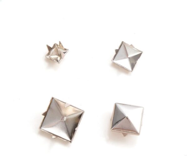 700Pcs 10 mm Square Pyramid Studs Silver Metal Four-Jaw Squa...