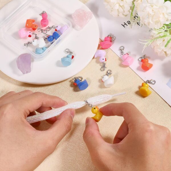 CHGCRAFT 16Pcs 8Colors Resin Duck Skate Charm Roller Skate S...