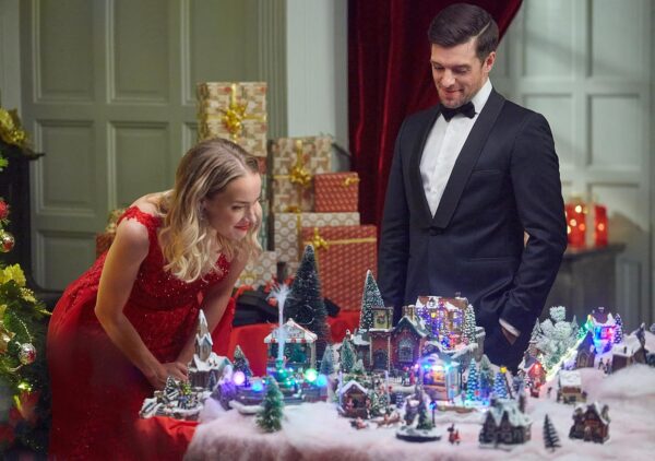 Hallmark Countdown to Christmas 6-Movie Collection 3 Featuri...
